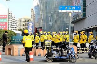 曼晚：曼联关注弗林蓬和塔普索巴，可能出售万比萨卡和林德洛夫